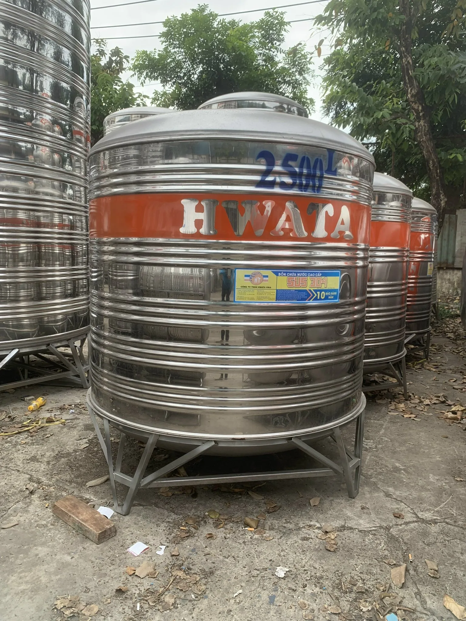 Bồn nước inox Hwata 2500L đứng H2500D Bồn nước inox Hwata 2500L đứng H2500D
